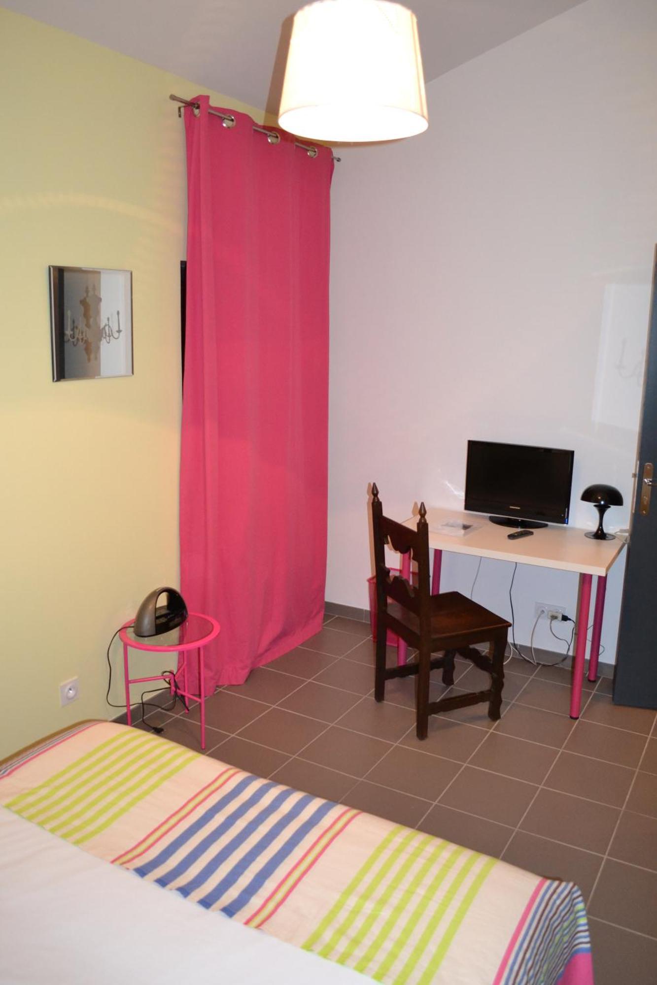 Demeure & Dependance - Chambres D'Hotes Depuis 2012 Tassin-la-Demi-Lune Rum bild