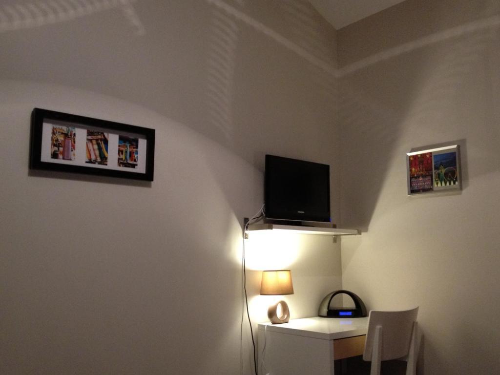 Demeure & Dependance - Chambres D'Hotes Depuis 2012 Tassin-la-Demi-Lune Rum bild