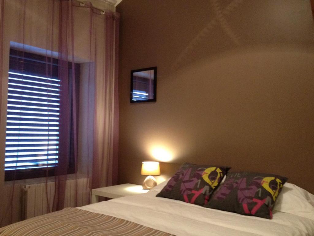 Demeure & Dependance - Chambres D'Hotes Depuis 2012 Tassin-la-Demi-Lune Rum bild