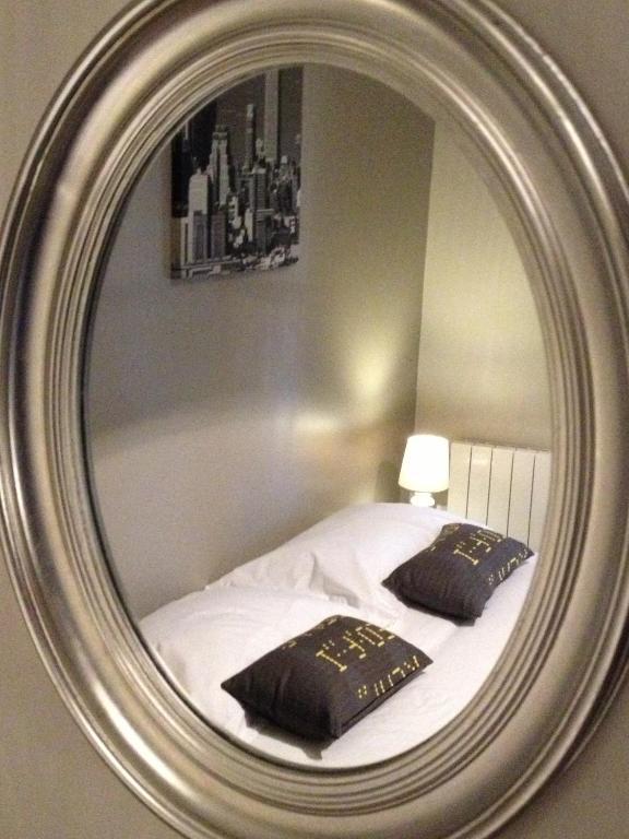 Demeure & Dependance - Chambres D'Hotes Depuis 2012 Tassin-la-Demi-Lune Rum bild